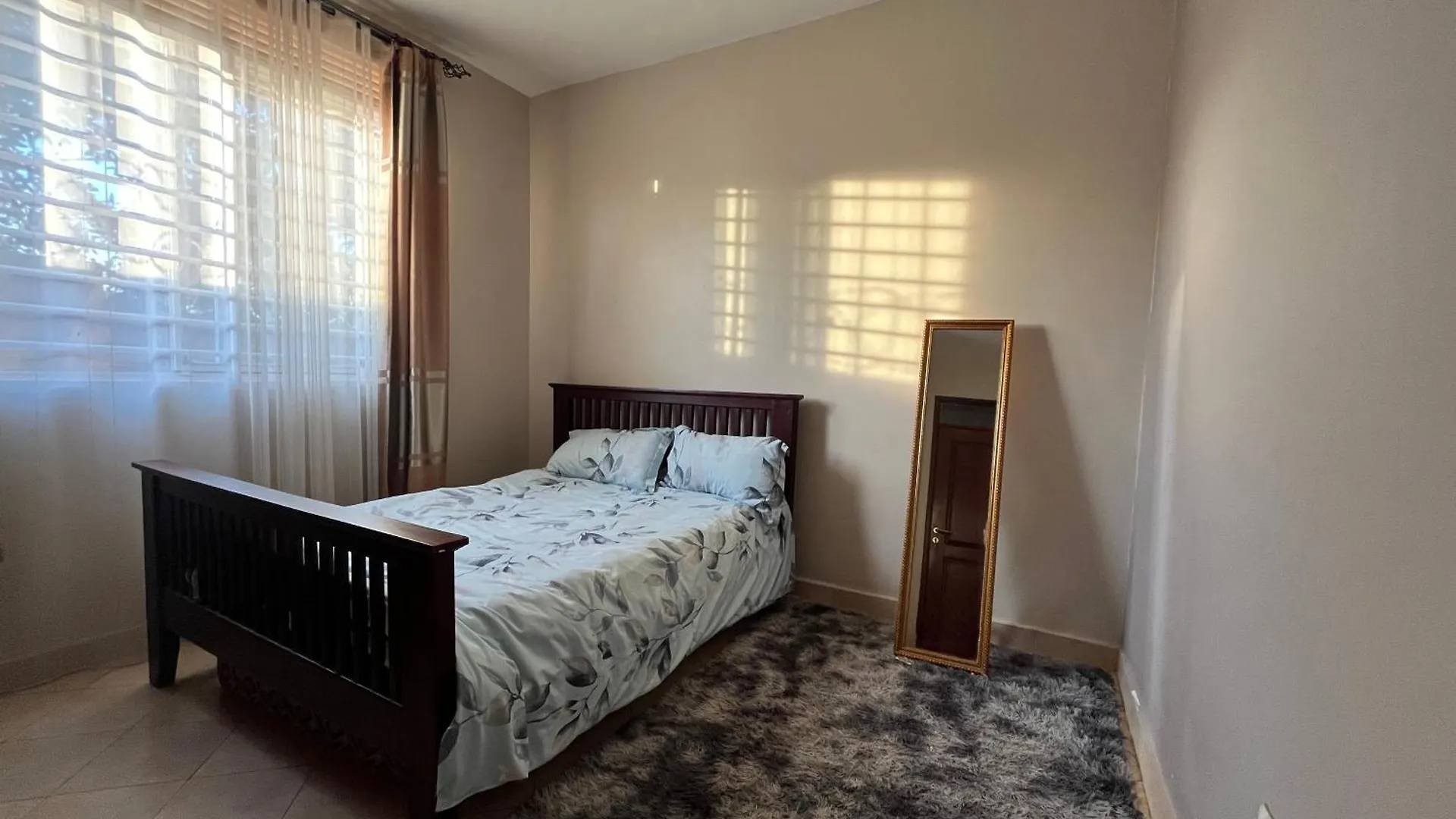 Apartman Crib Close To The Main Road Kampala